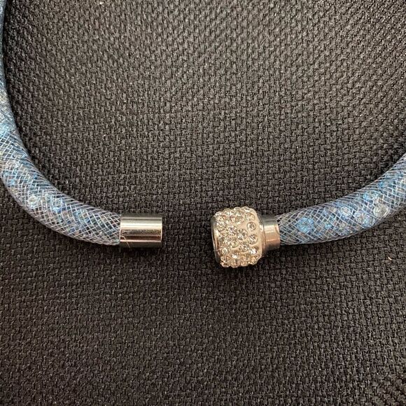 Sexy, slinky, Shiny, dreamy blue Rhinestone BANGLE BRACELET with magnetic clasp - Picture 4 of 4